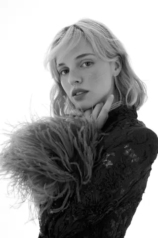 Odessa Young photo 2 — Blonde, Slim