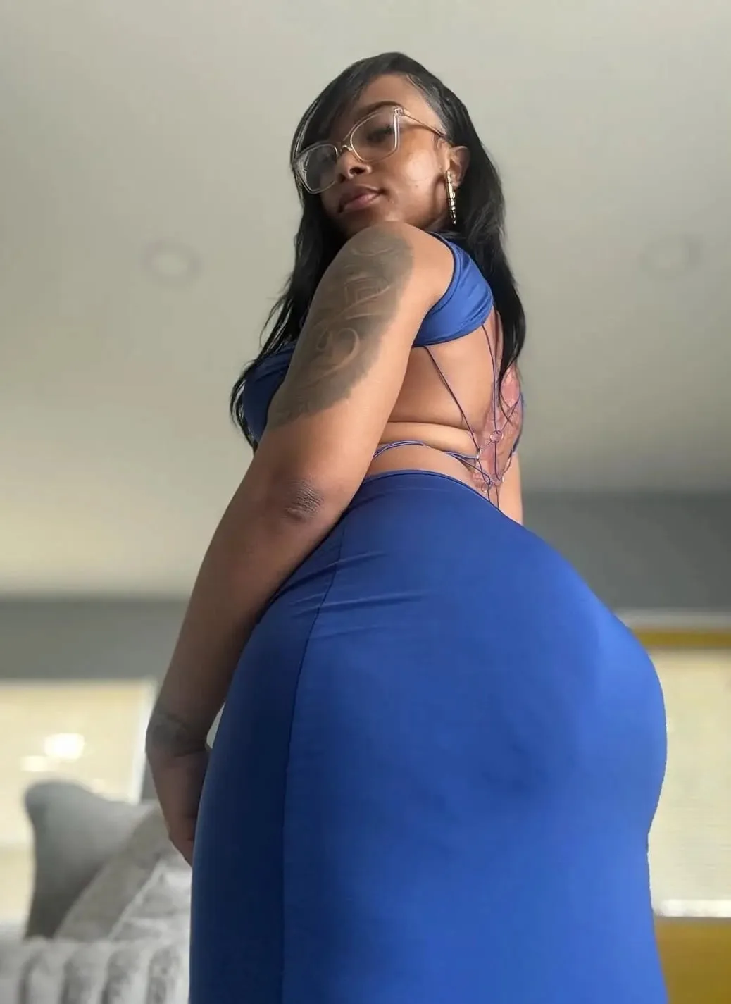 Ohsoyouaaliyah photo 1 — Brown, Slim