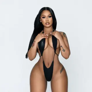 OhSoYouJade photo 2 — Black, Average
