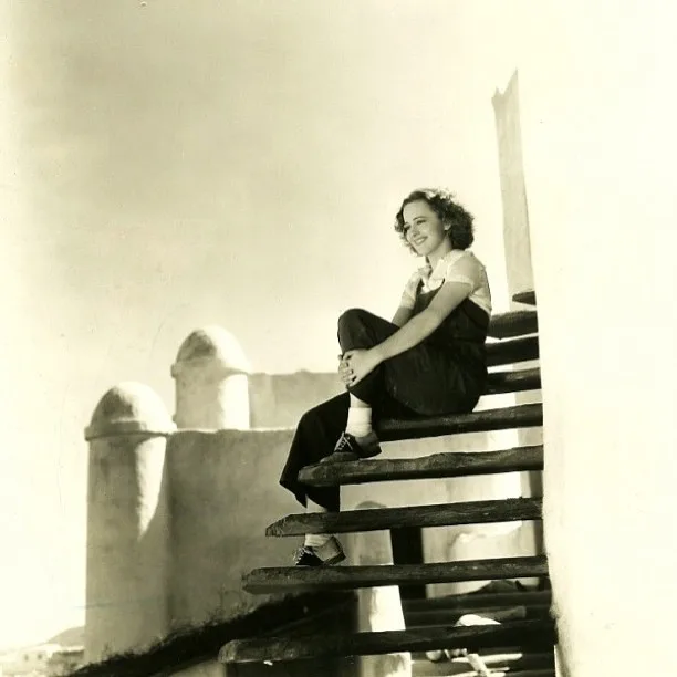 Olivia De Havilland photo 16 — American),  (British),  (French, Caucasian