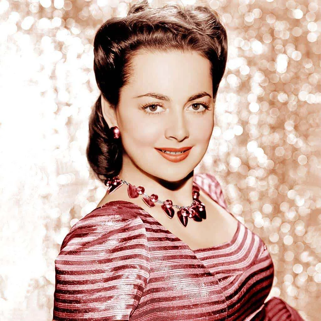 Olivia De Havilland photo 4 — American),  (British),  (French, Caucasian