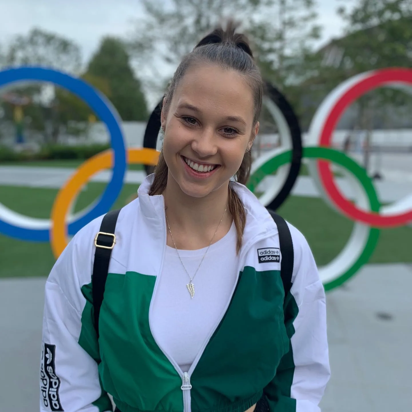 Olivia McTaggart photo 10 — Brown, Caucasian
