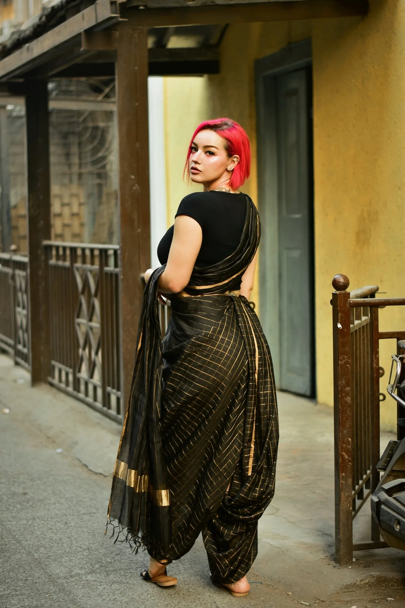 Olly Esse — Artist, Musician:  DJ, Sportswoman: Weightlifter, Italian),  (Indian