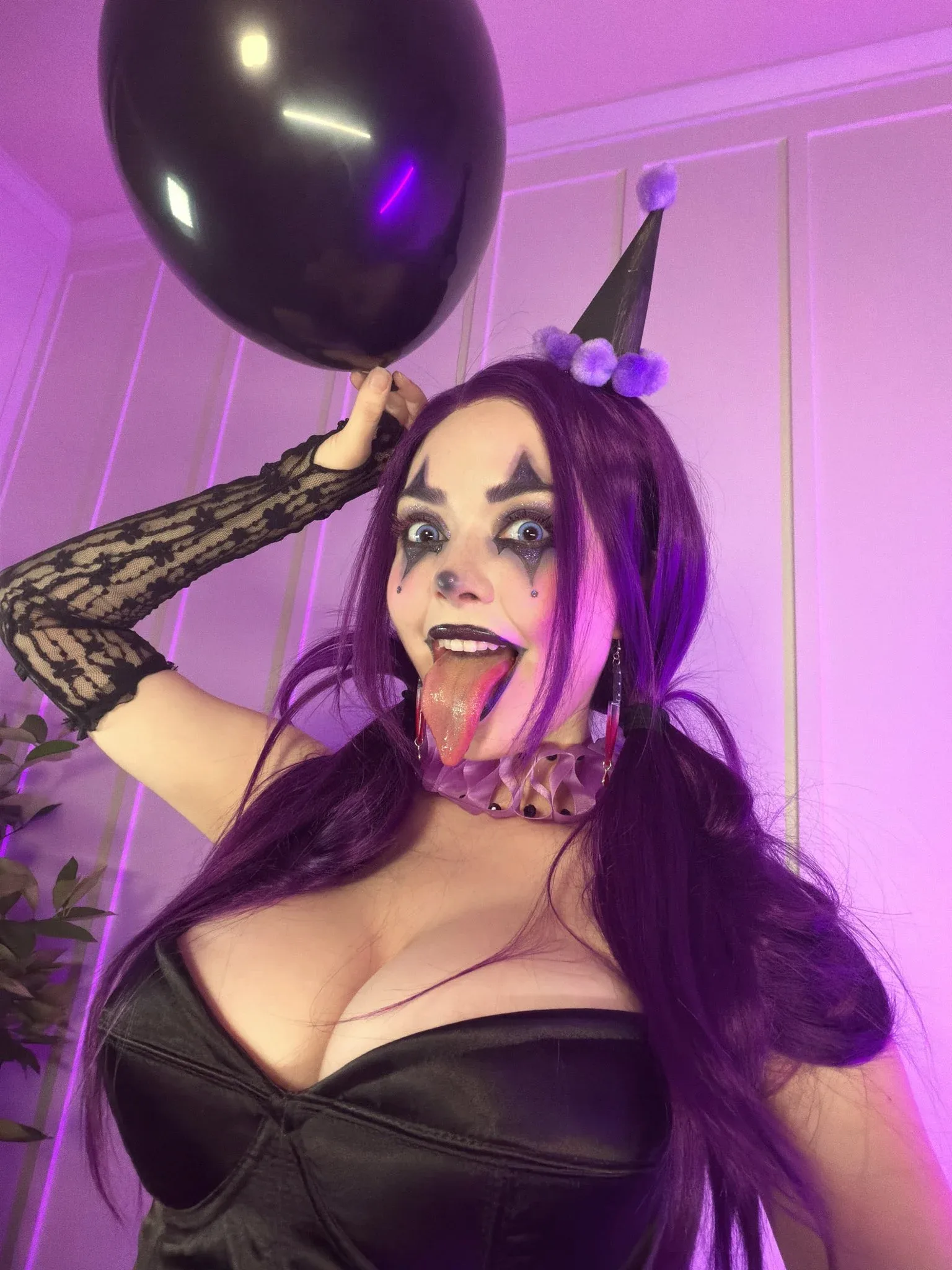 Onisuna photo 11 — Mixed-race (primarily Latin), Cosplayer, Gamer, Glamour Model, Influencer, TikTok Star