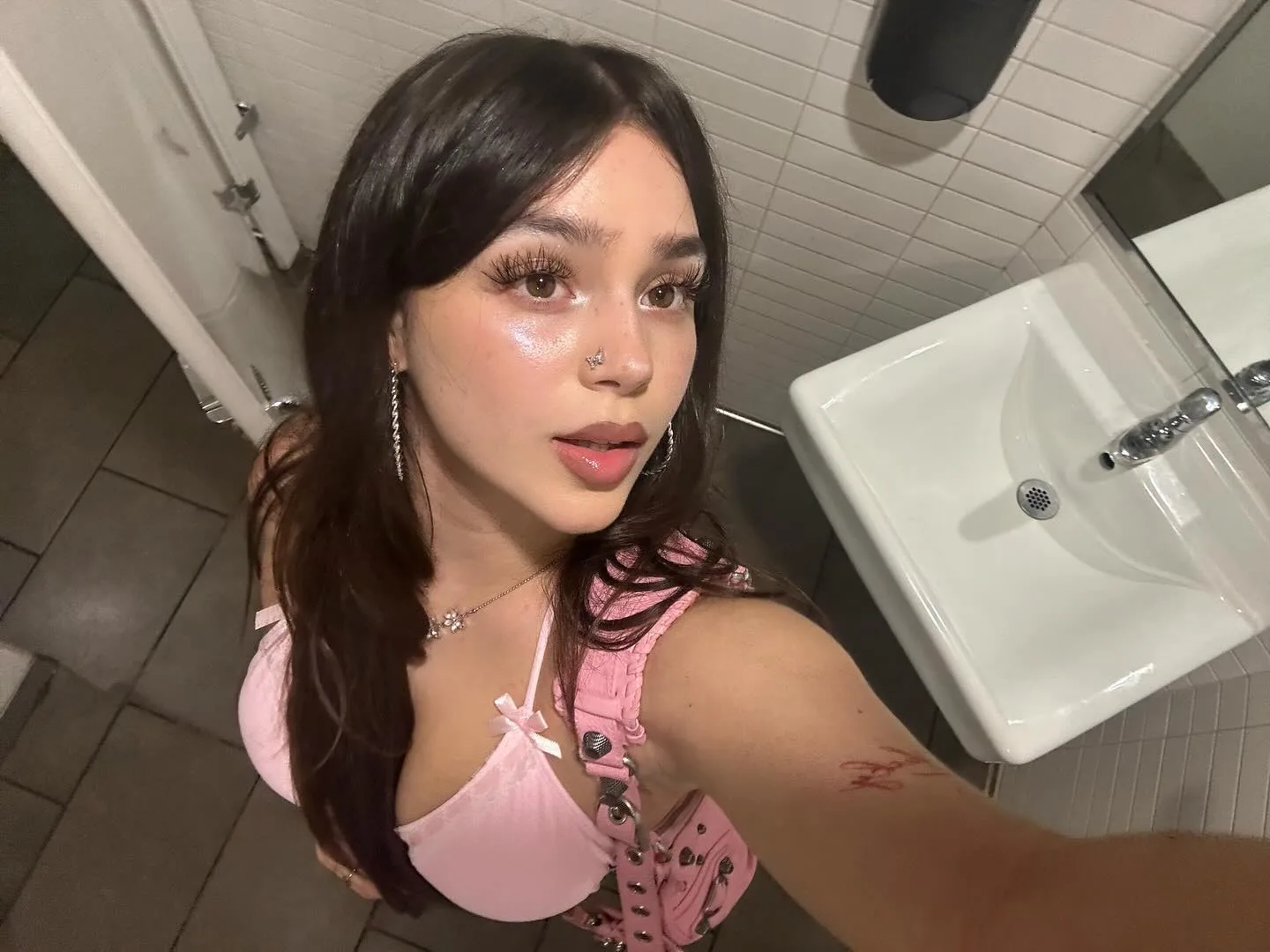 Paeka Campos photo 9 — Average, Brown
