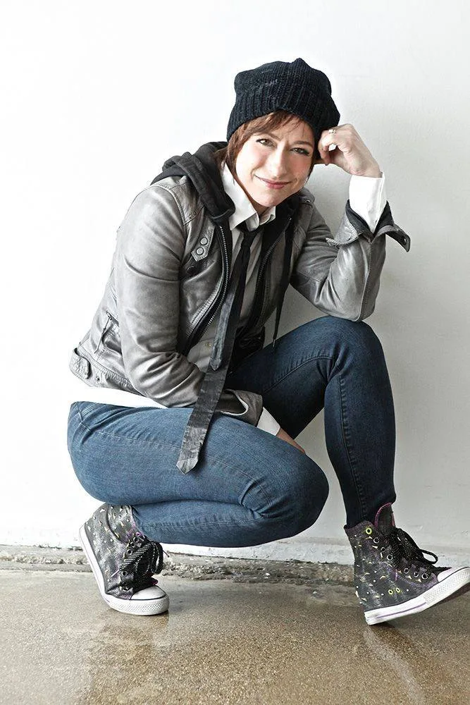 Paige Davis photo 2 — Slim, Green