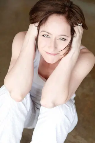Paige Davis photo 6 — Brown, Slim