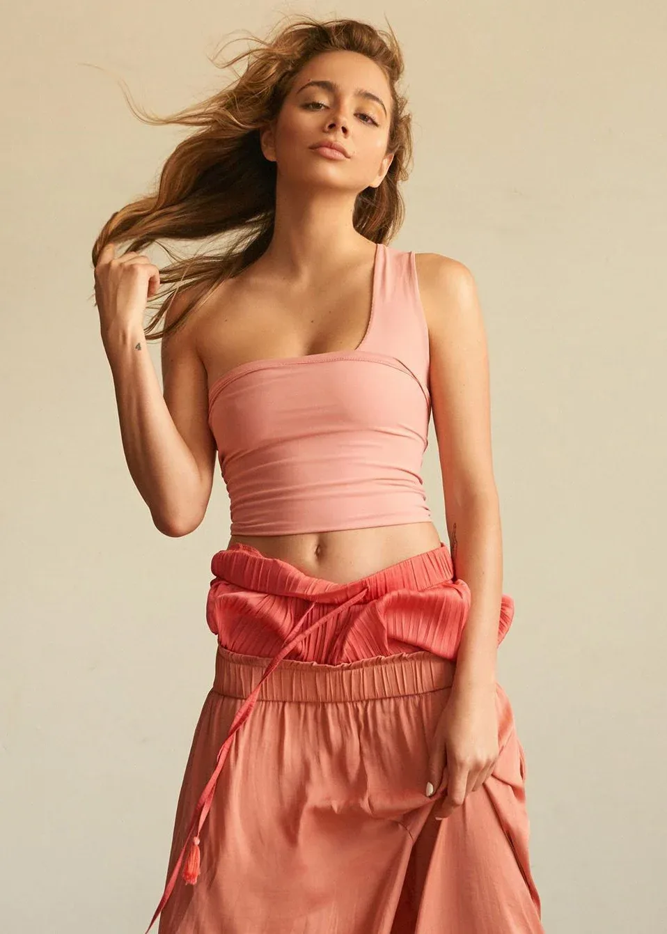 Paige Jimenez photo 9 — Slim, Brown