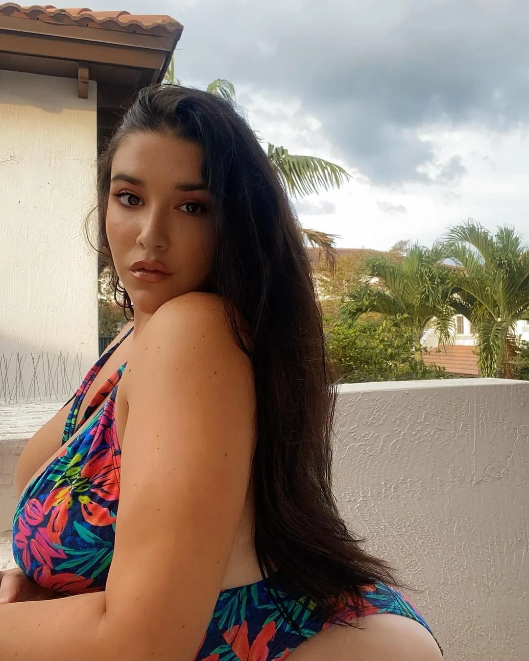 Paige Noel photo 4 — Brown, Caucasian