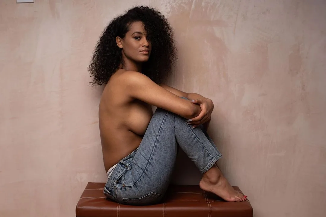 Paige Osborne photo 7 — British, Black