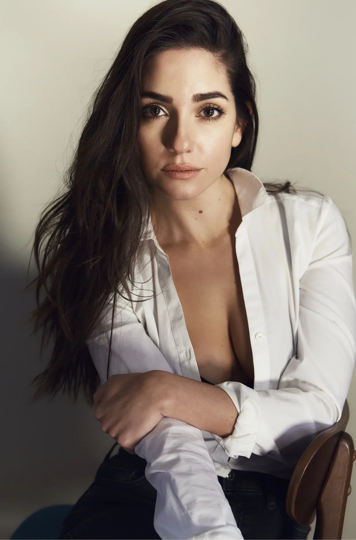 Paniz Zade photo 4 — Brown, Middle Eastern