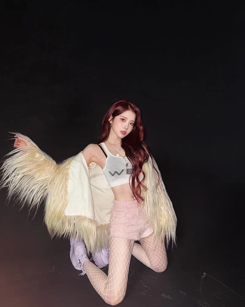 Park Si-eun photo 6 — Actress, Musician, Musician: K-pop Idol, Musician: Singer, South Korean