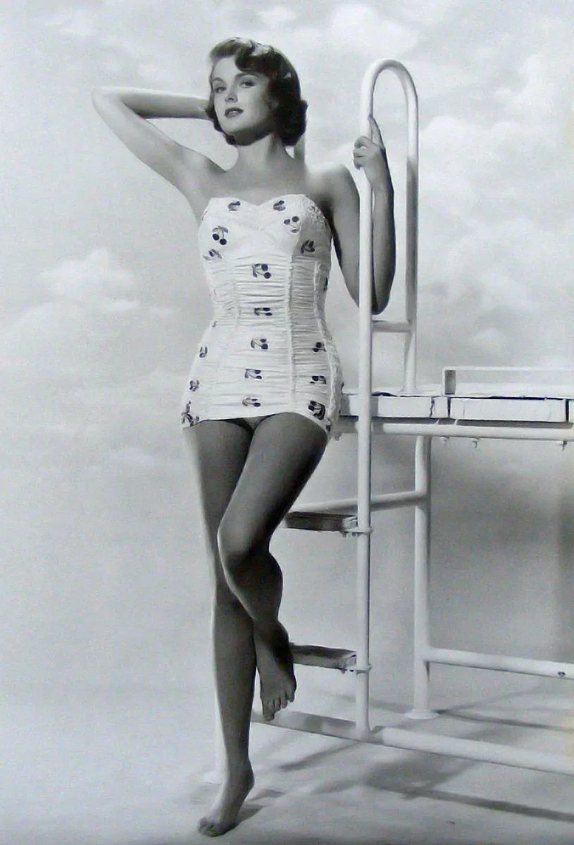 Patricia Blair photo 2 — Red, Average
