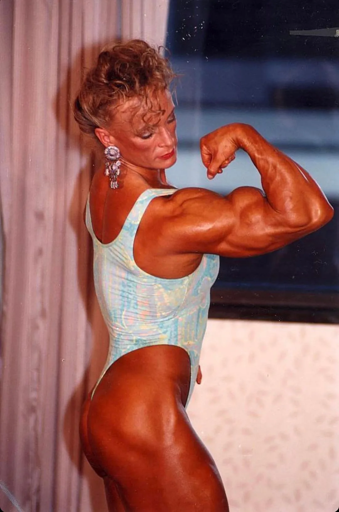 Paula Bircumshaw photo 3 — Muscular, Blue