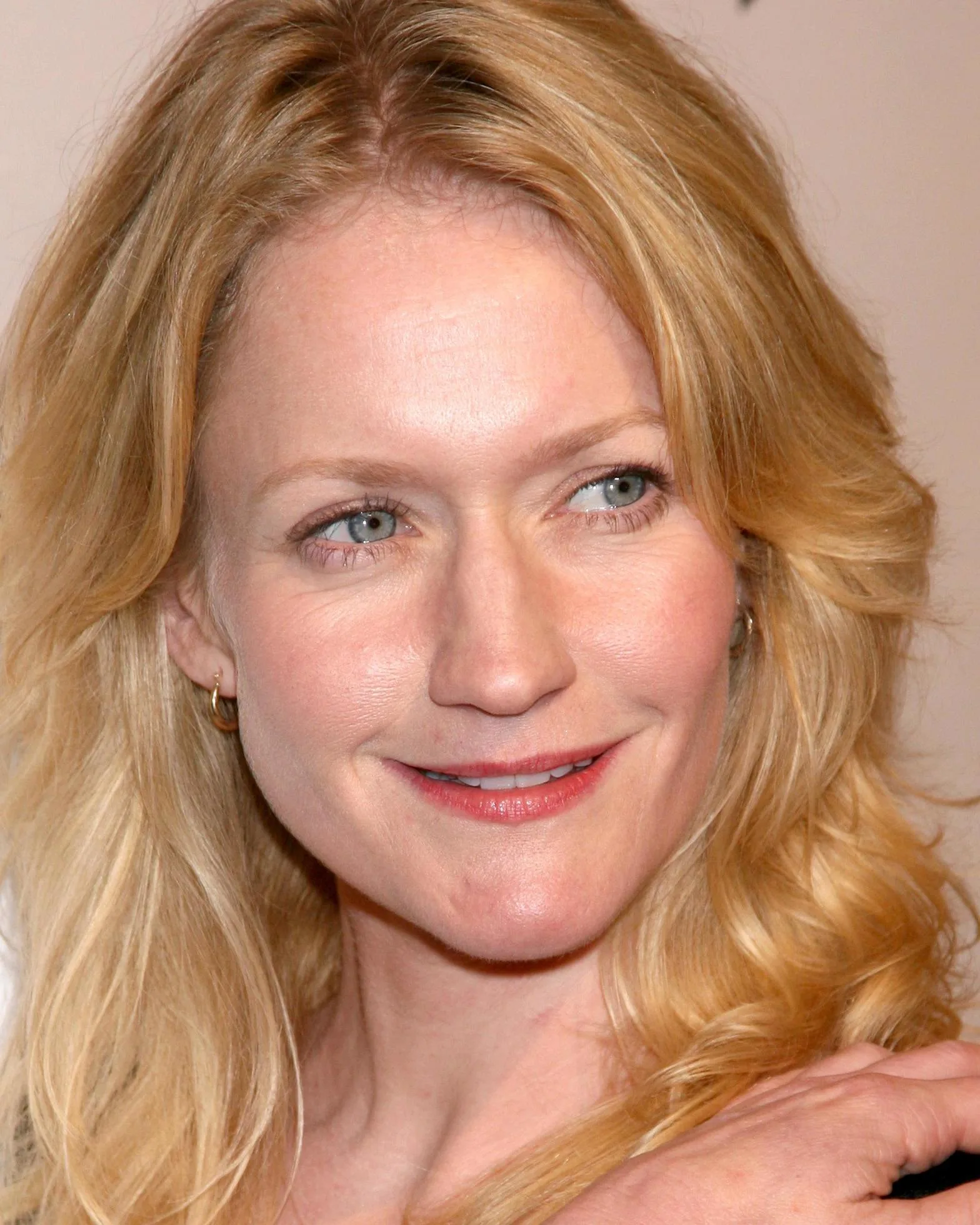 Paula Malcomson photo 2 — Red, Average