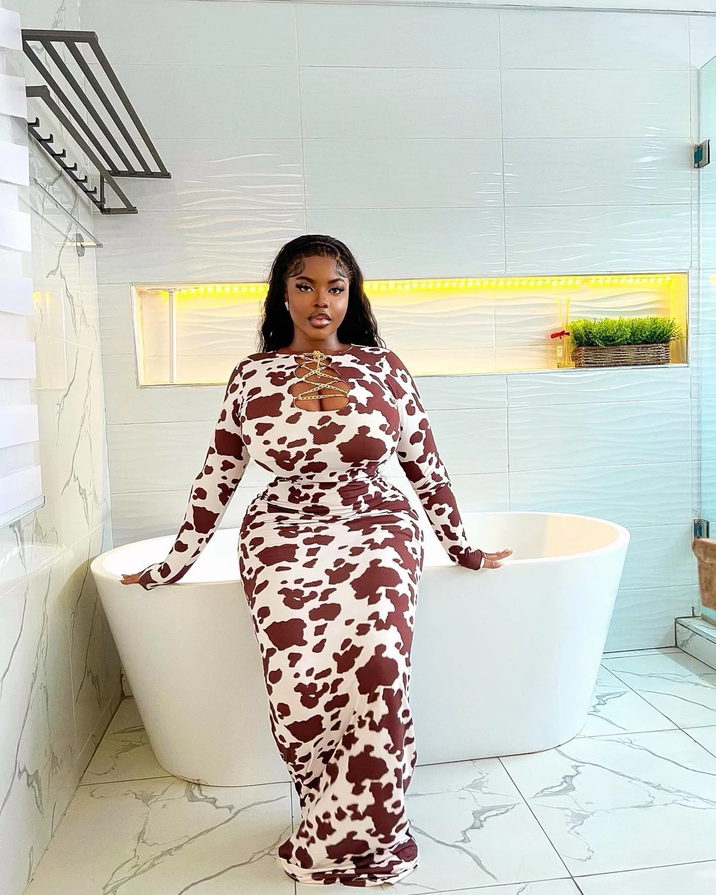 Peace Olayemi photo 10 — Brown, Black