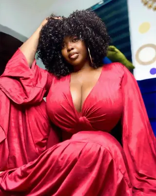 Peace Olayemi photo 15 — BBW, Brown