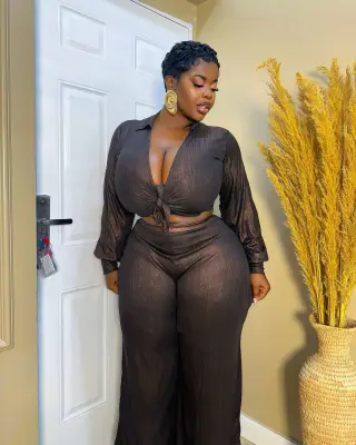 Peace Olayemi photo 8 — Black, BBW