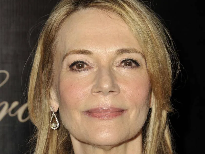 Peggy Lipton photo 17 — Brown