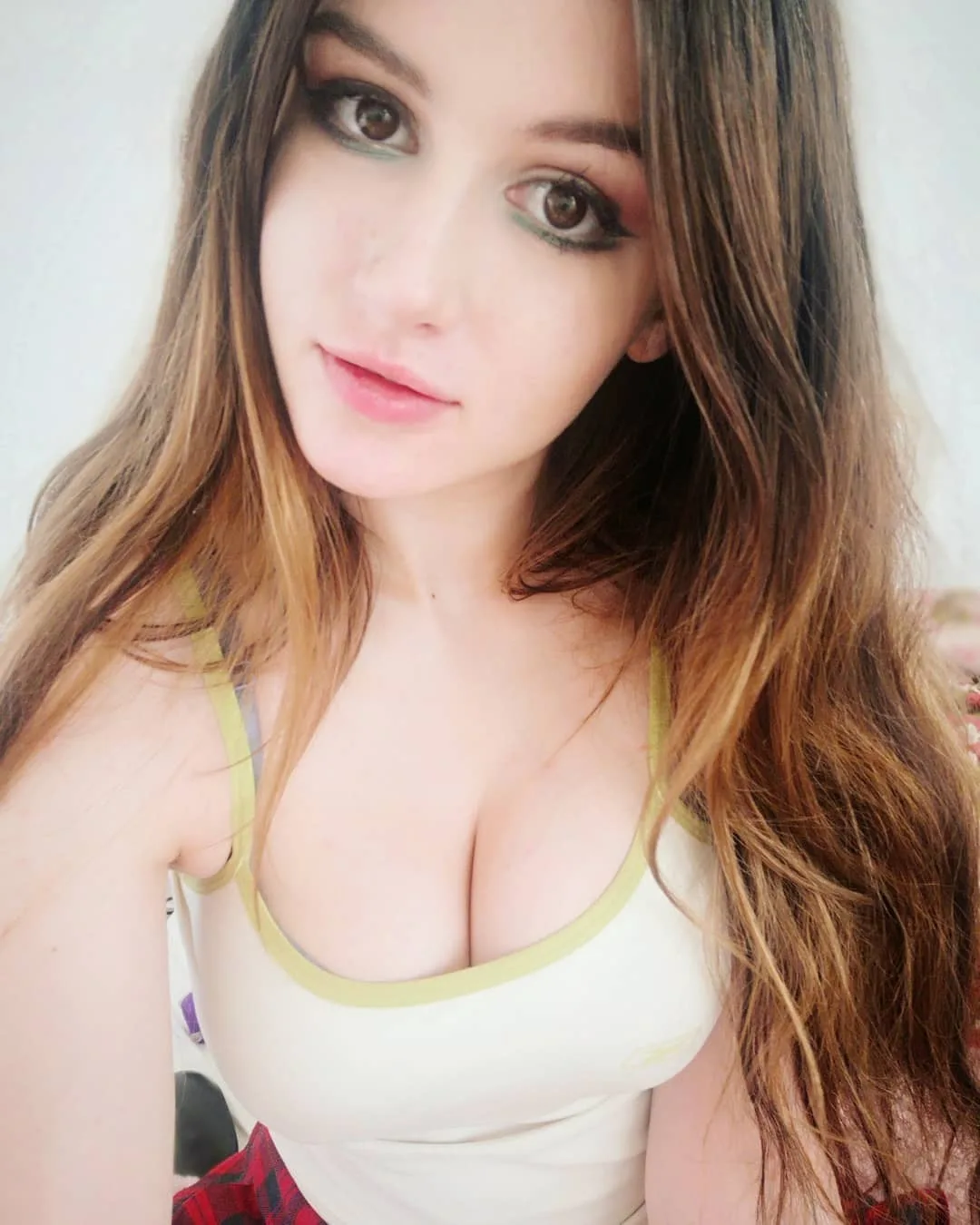 Pelagea ASMR photo 10 — Brown, Caucasian