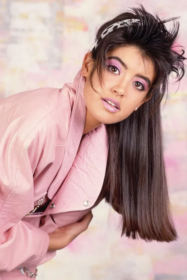 Phoebe Cates photo 7 — American, Brown