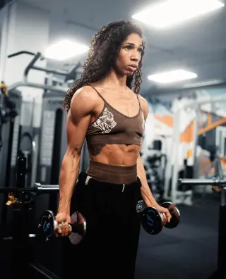 Phoebe Hagan photo 1 — British, Brown