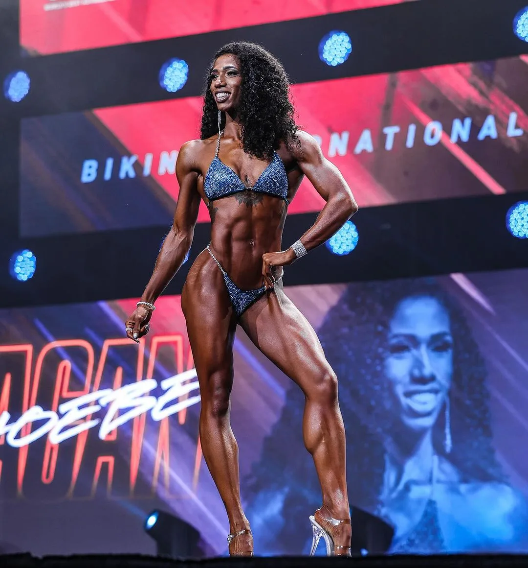 Phoebe Hagan photo 14 — Brown, Muscular