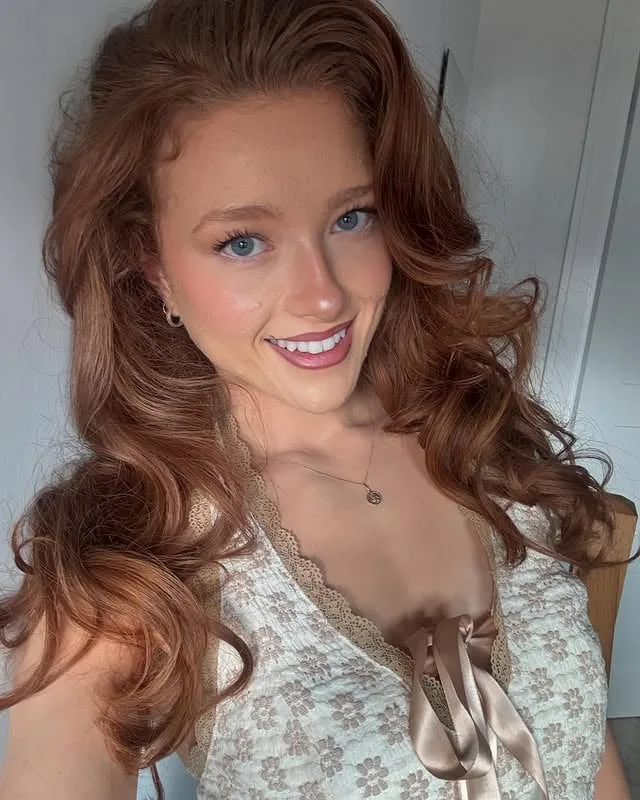 PhoebeIsGinger photo 7 — British, Red