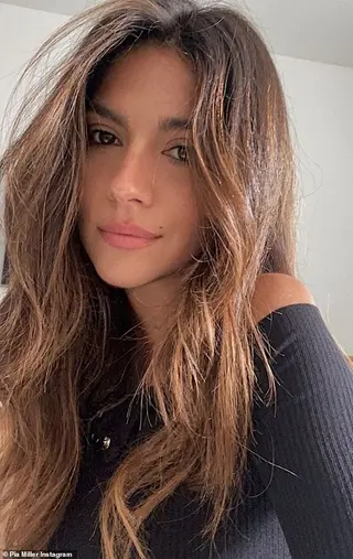 Pia Miller photo 7 — Australian, Brown
