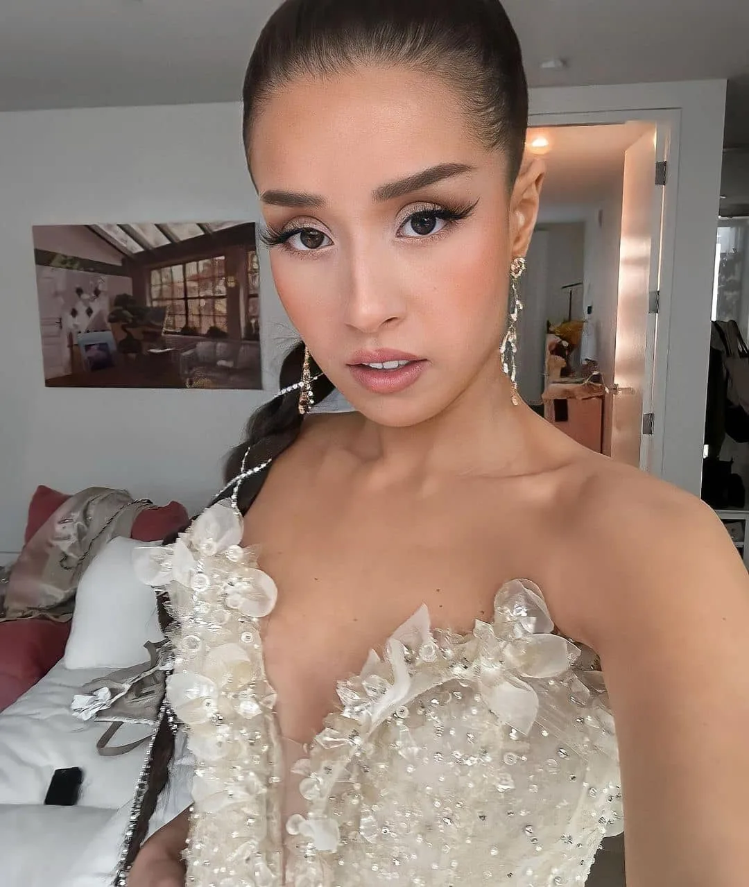 Pokimane photo 9 — Average, Brown
