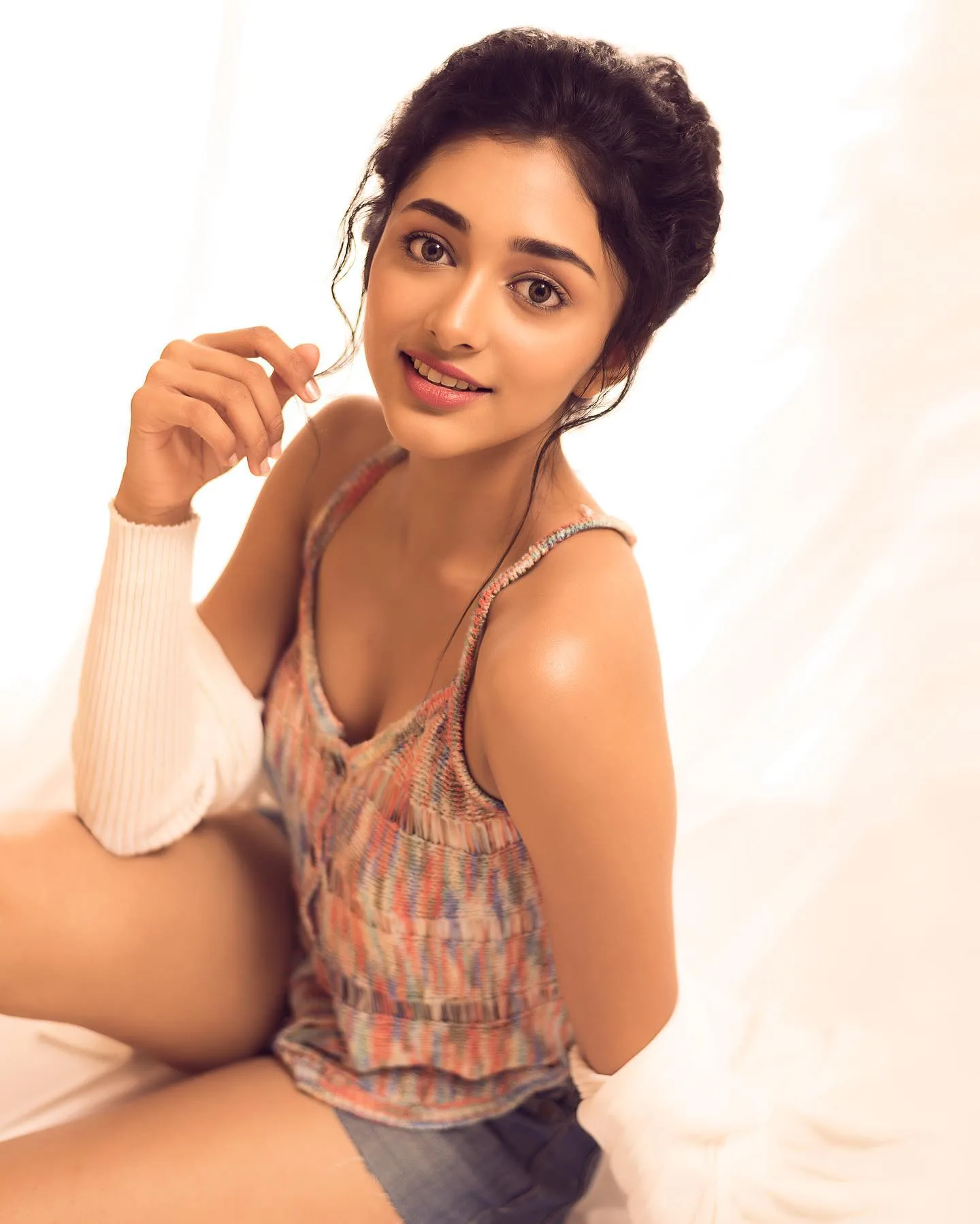Preity Mukhundhan photo 9 — Slim, Brown