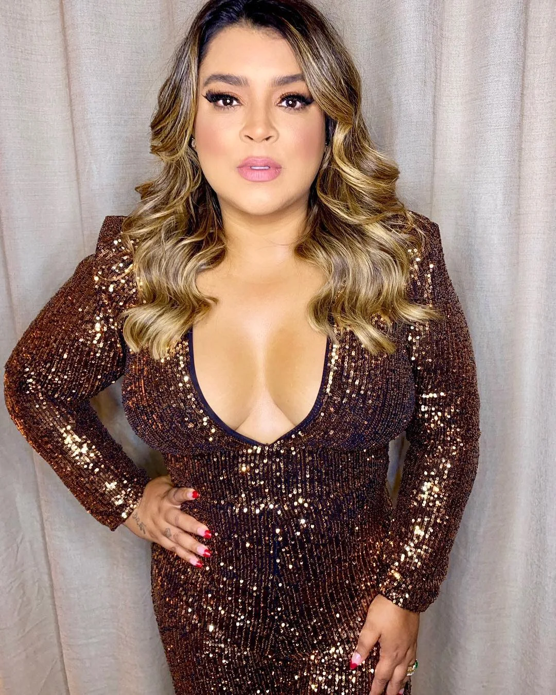 Preta Gil photo 2 — Brown, Chubby