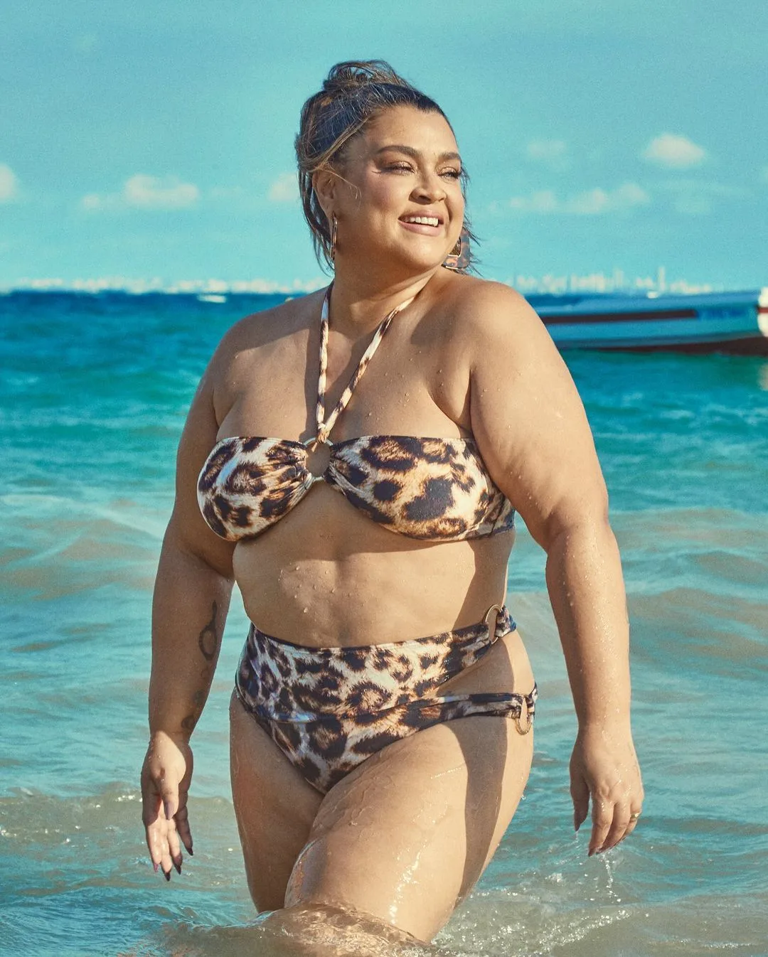 Preta Gil photo 9 — Chubby, Brown