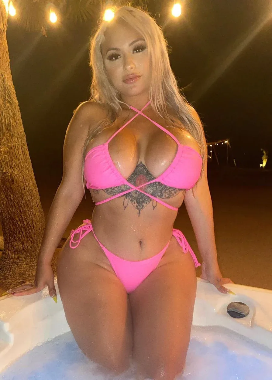 Priscilla Morales photo 12 — Digital Creator, Glamour Model, Mexican),  (American