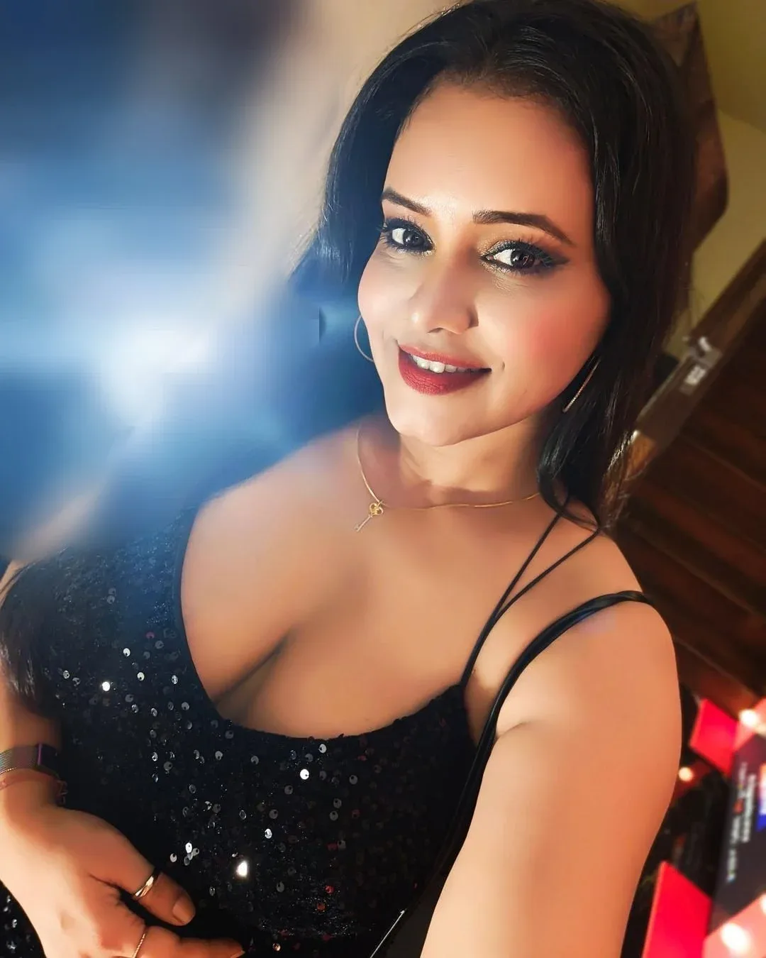 Priya Gamre photo 14 — Brown, Chubby