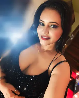 Priya Gamre photo 14 — Brown, Chubby