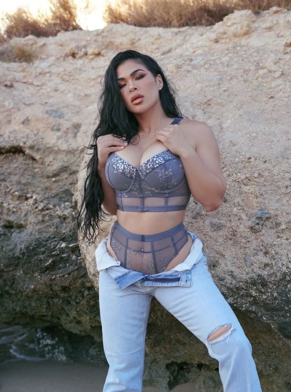 Rachael Ostovich photo 3 — Athletic, Brown