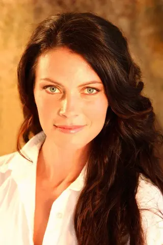 Rachel Blakely photo 3 — Average, Blue