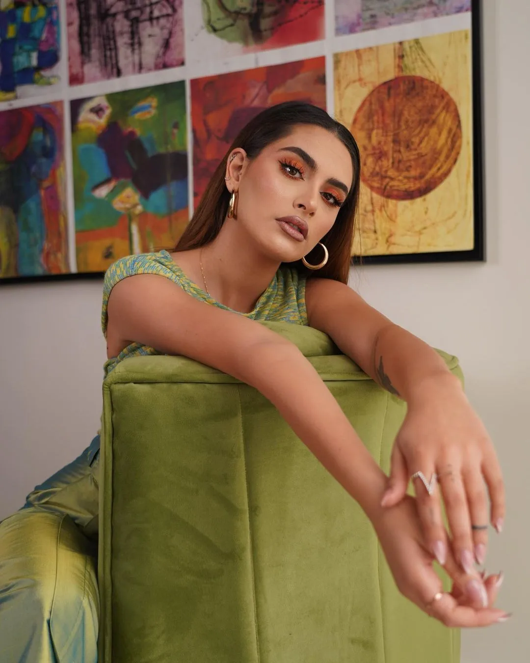 Raghda Kouyoumdjian photo 16 — Brown, Slim