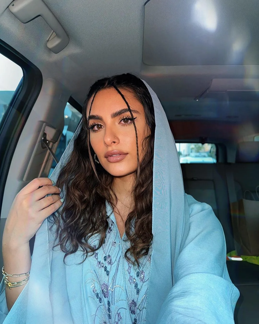 Raghda Kouyoumdjian photo 2 — Slim, Hazel