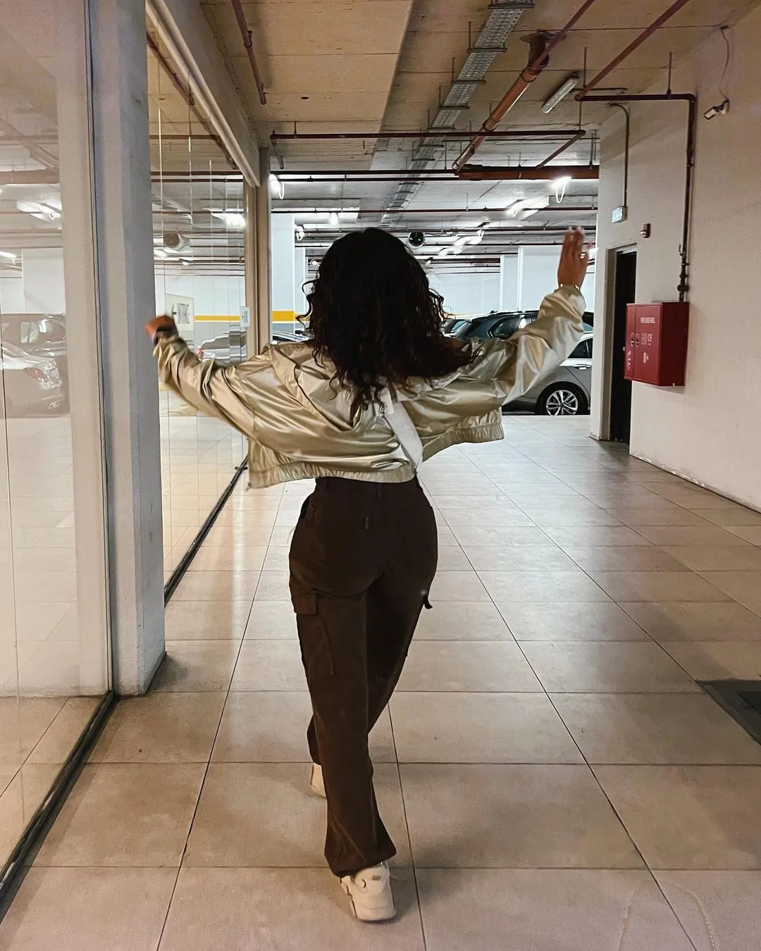 Raghda Kouyoumdjian photo 6 — Brown, Slim