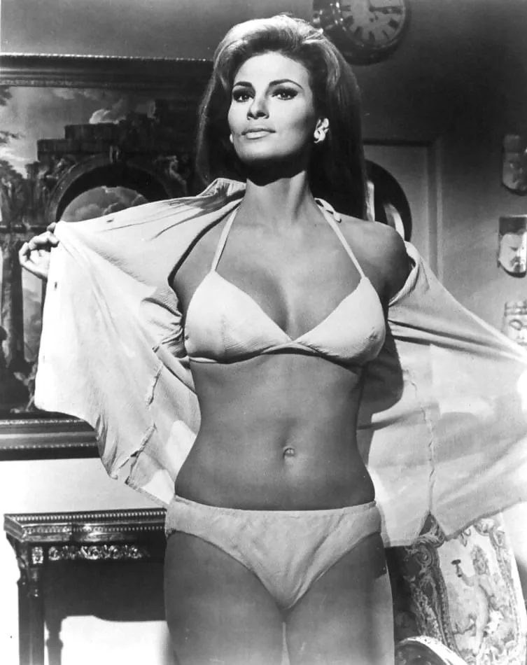 Raquel Welch photo 18 — Actress (former), Model (former), American