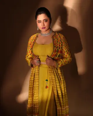 Rashami Desai photo 10 — Brown, Asian