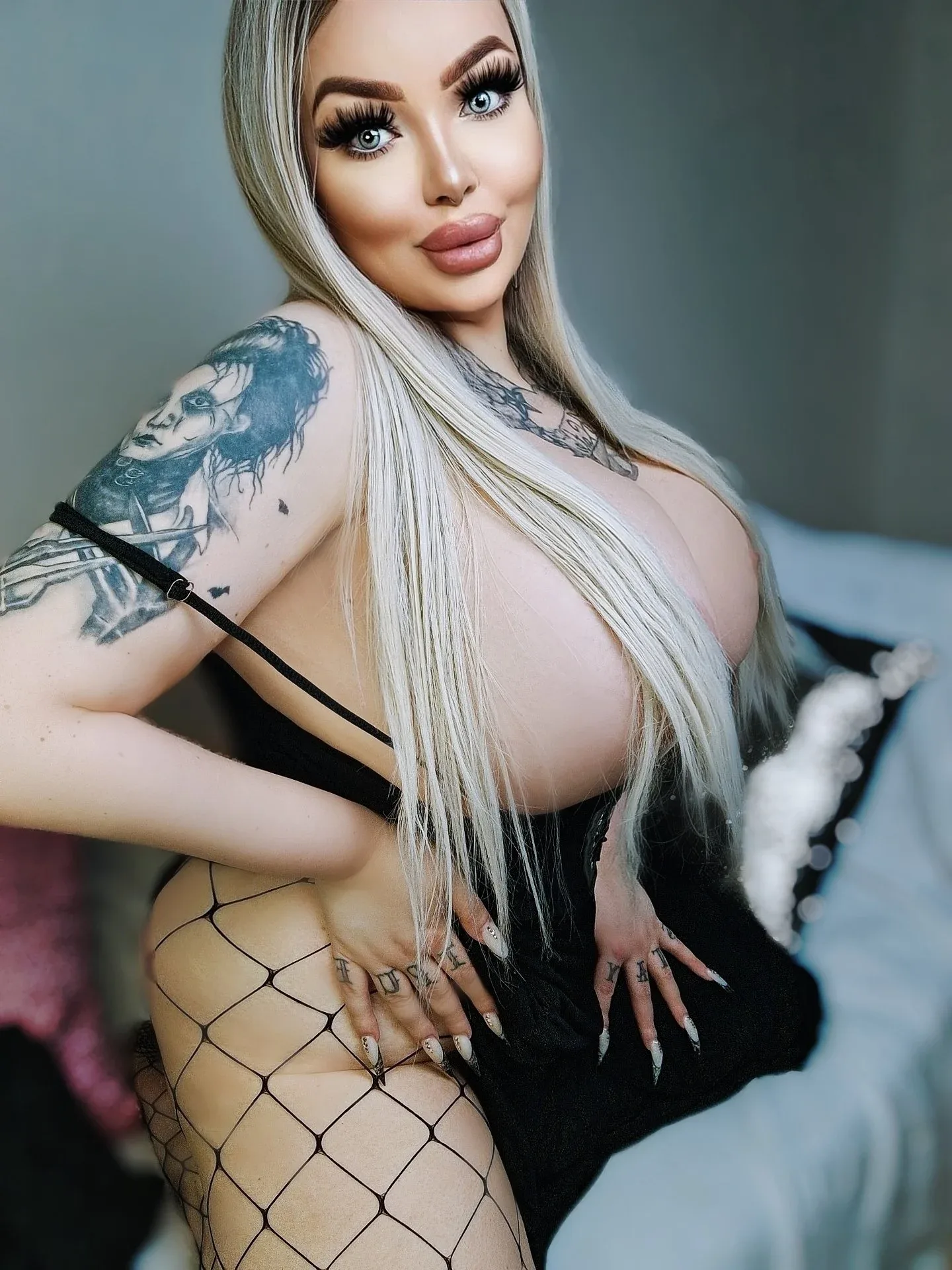 Rebecca Randall photo 2 — Blonde, Chubby
