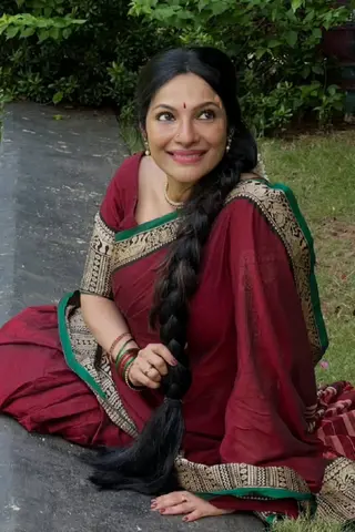 Rethika Srinivas photo 14 — Black, Average