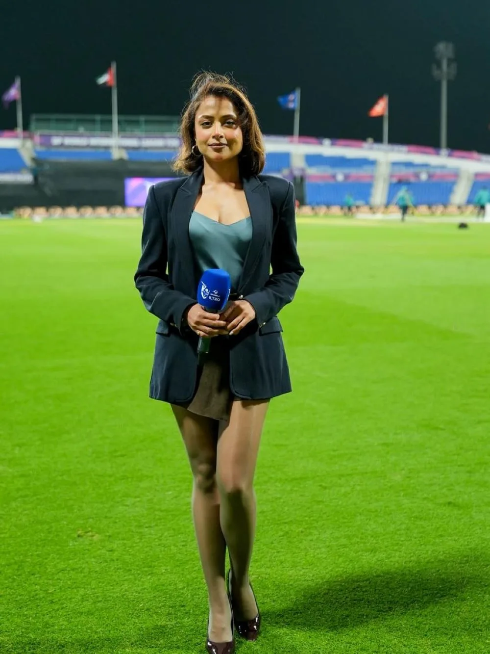 Ridhima Pathak photo 2 — Black, Slim