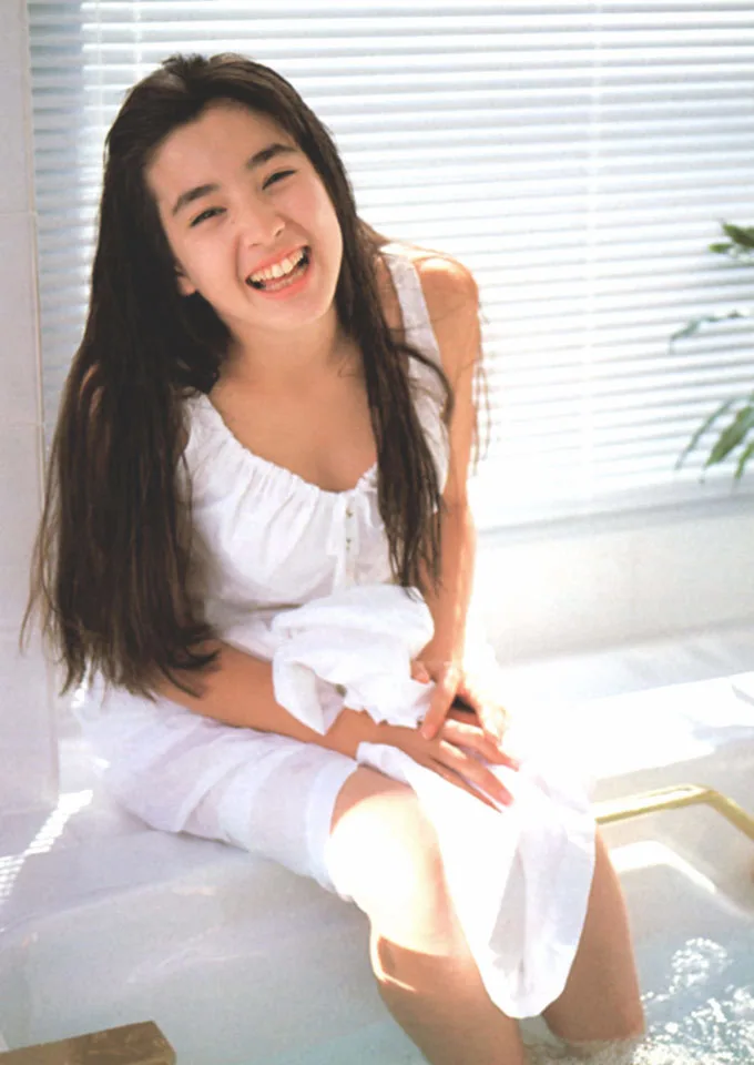 Rie Miyazawa photo 1 — Japanese, Black