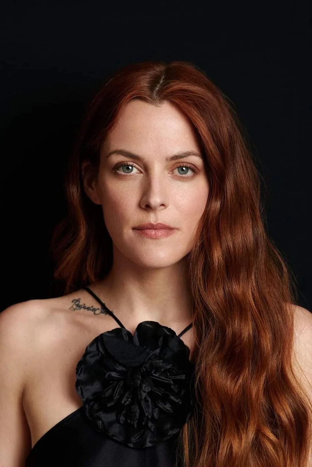 Riley Keough photo 9 — Average, Blue