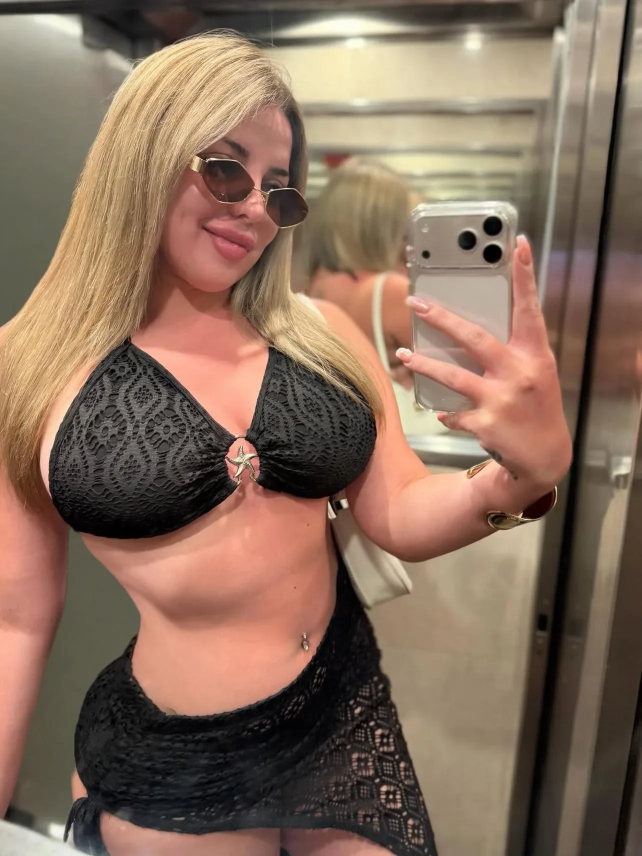 Rocio Carolina photo 12 — Adult Model, Camgirl, Argentinean