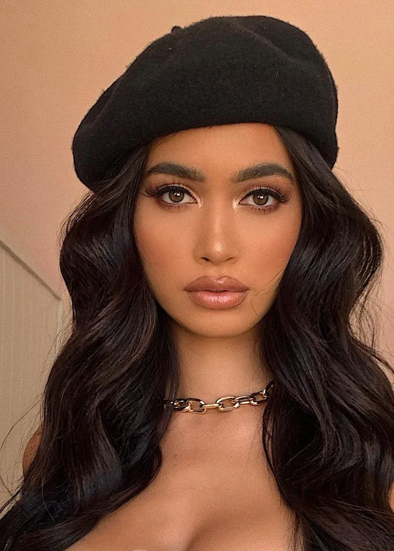 Rona Mahal photo 19 — Canadian, Brown